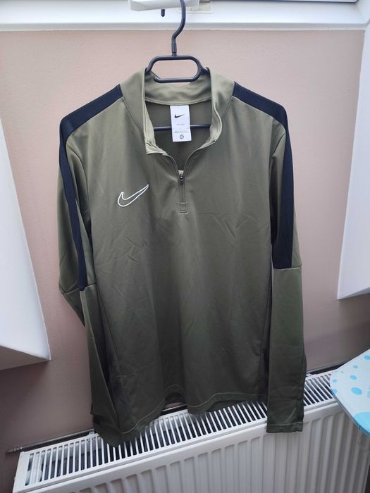 Nowa bluza Nike rozm.S uniwersalna