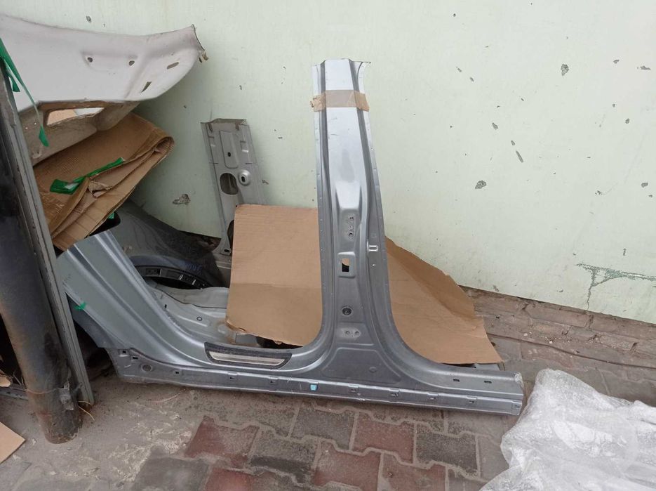поріг стійка Kia xCeed  2007-2012 xeчбек універсал, розборка