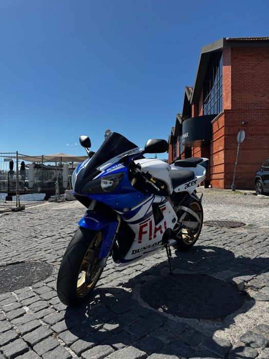 Yamaha R1 - 2001