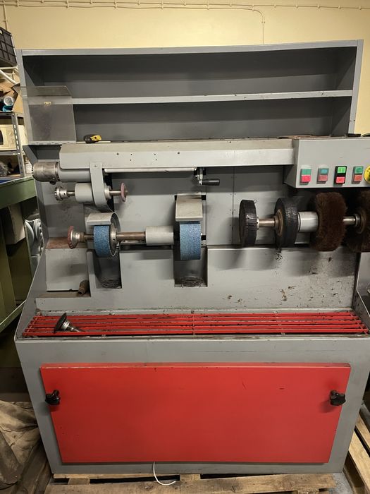 Maquina de sapateiro cam quatro motores com pouco uso a trabalhar na p