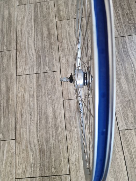 Koło do roweru przednie 28 cali z prądnicą
