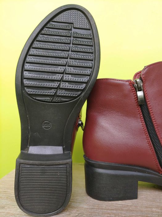 Ботильйони, чобітки жіночі 36 розмір