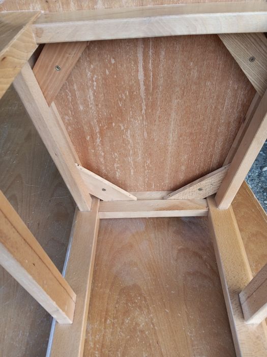 Mesa e madeira com 4 cadeiras