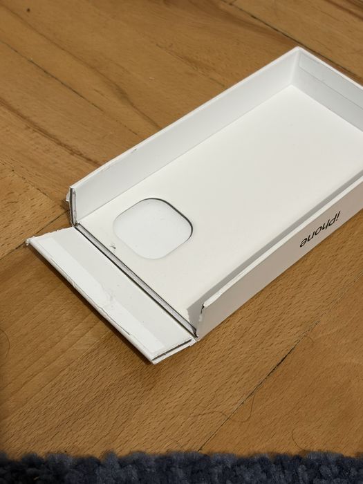 Iphone 15 256GB czarny + etui, kondycja 89%