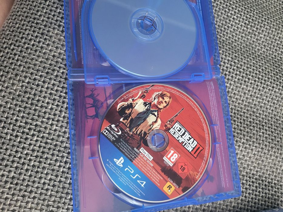 Ігри на ps4-5 Red Dead Redemption 2 та Horizon Zero Dawn.