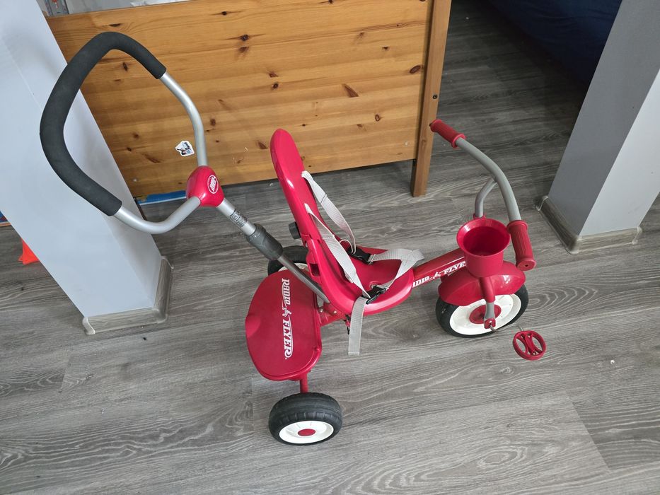 Rower trójkołowy wózek spacerowy  Radio Flyer 481Z czerwony