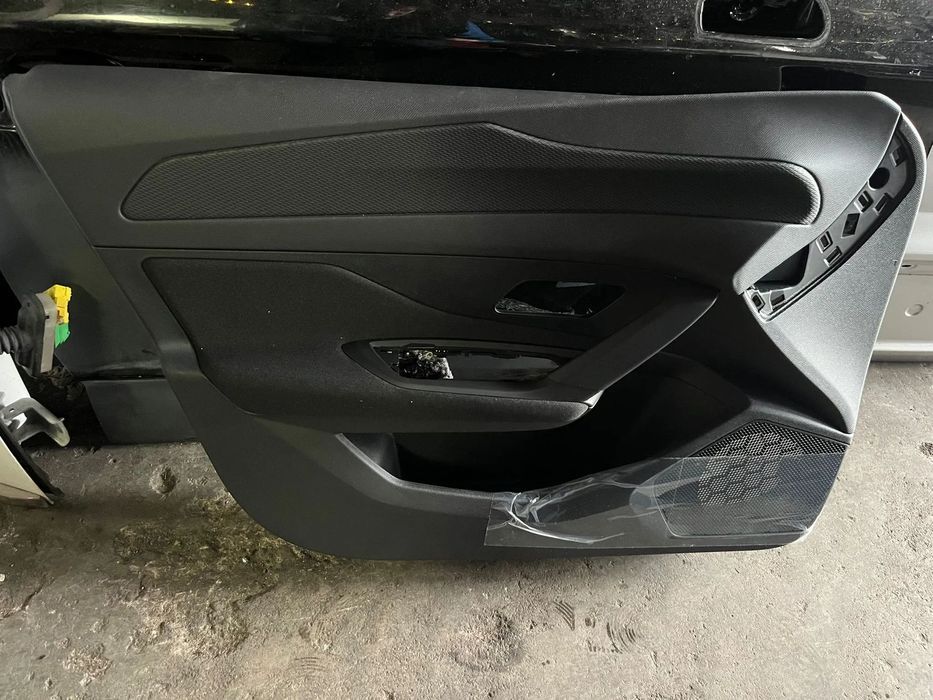 Peugeot 308 III FORRA PORTA / QUARTELA FRENTE ESQUERDA - FP035