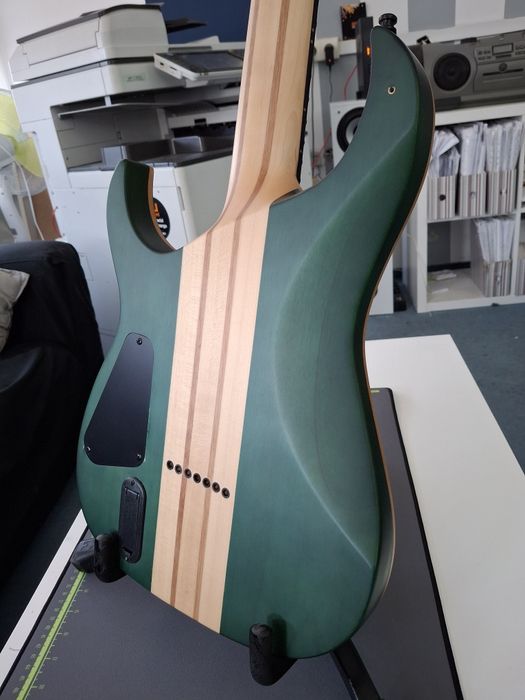 Harley Benton Amarok-BT EGNT Quilted Burst 7 
13