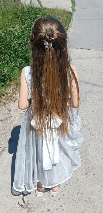 Нарядное платье  для маленькой леди