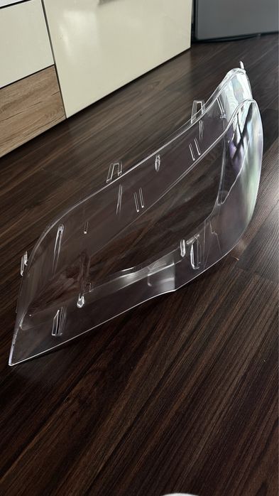 Продам нове скло фар БМВ Е70
