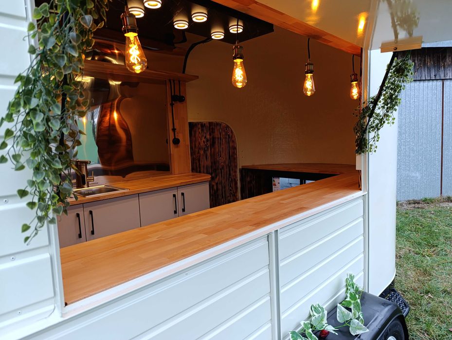 Przyczepa gastronomiczna retro kawiarnia vintage koniowóz drink bar