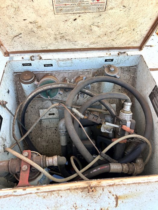 Depósito de gasóleo com bomba de abastecimento – Alorem