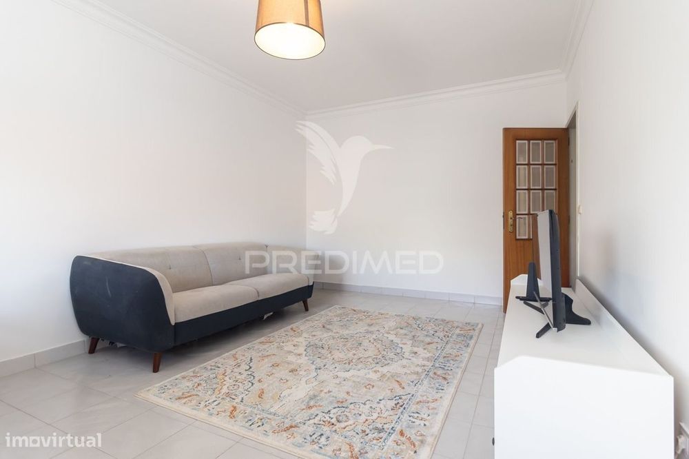 Apartamento T2 com 2 Marquises ,4 Caminhos em Setúbal.
