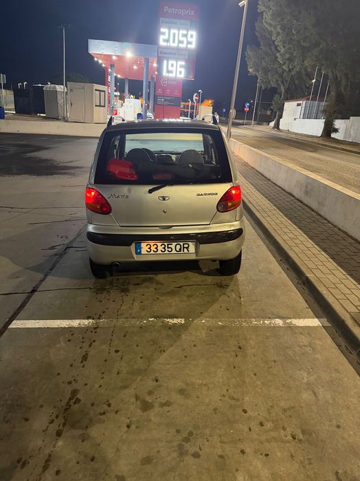 Carro daewoo cinzento