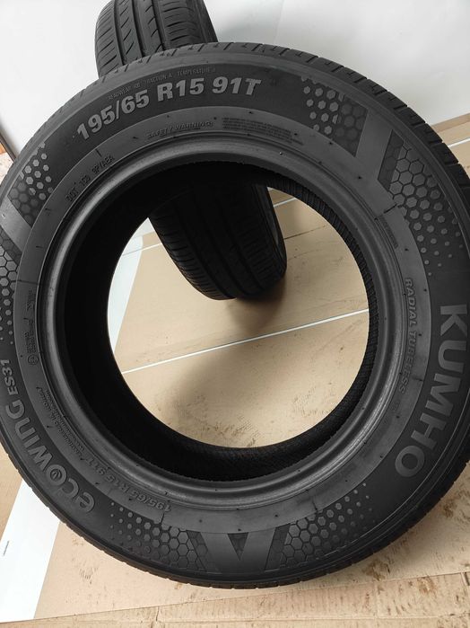 2шт Kumho Ecsta R15 195 65 шини літні хороший стан
