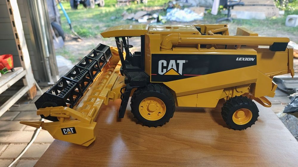 Bruder kombajn cat lexion