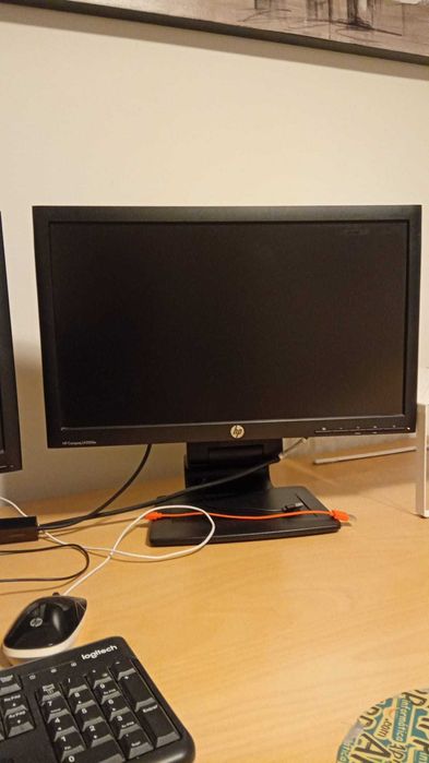 Computador de escritorio + monitor