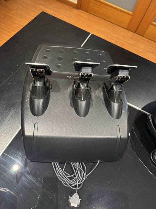 Volante e Pedais Logitech G29