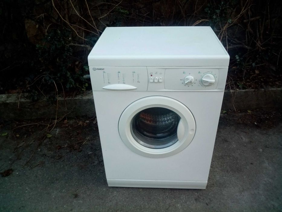 за 4500 стиральная  машинка wisl 105 indesit  доставка гарантия