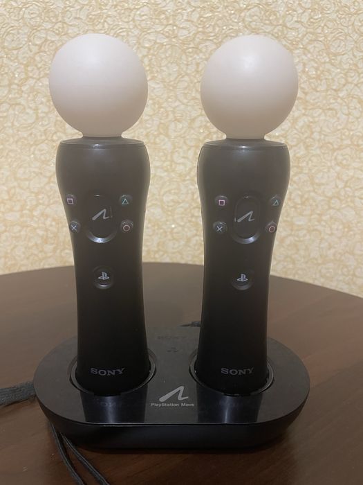PlayStation Move комплект (2 контролери + камера Sony)