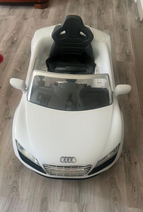 Carro eléctrico de criança