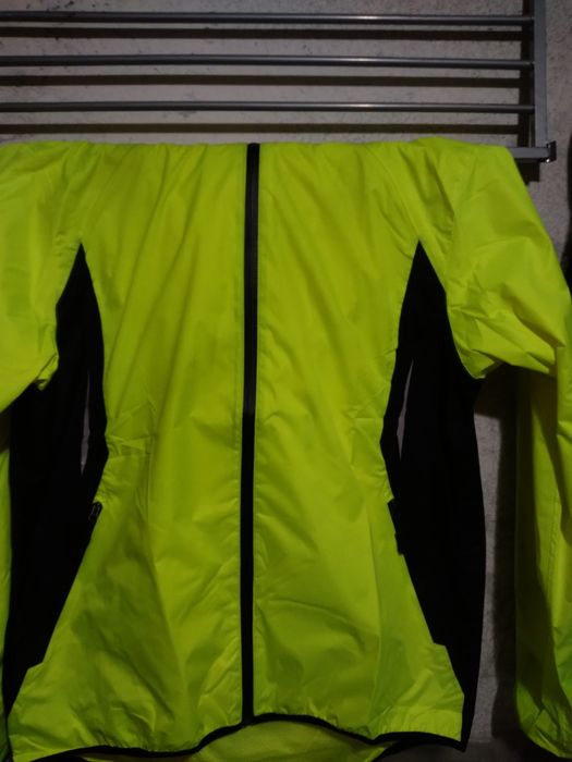 Sprzedam kurtkę damska przeciwdeszczowa