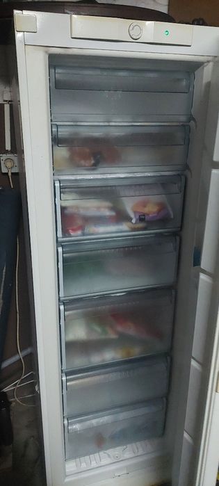Arca congeladora  , em exelente estado de funcionamento .é. estético.