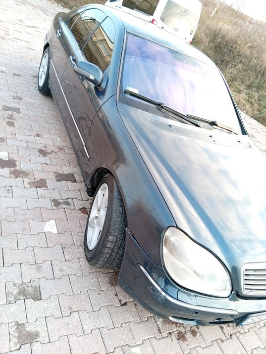 Продам нерозмитнене авто Мерседес S220