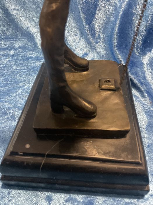Escultura lady bronze alt,31 cm. Anúncios abaixo