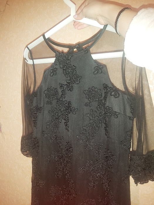 Вечірня святкова сукня з мереживом