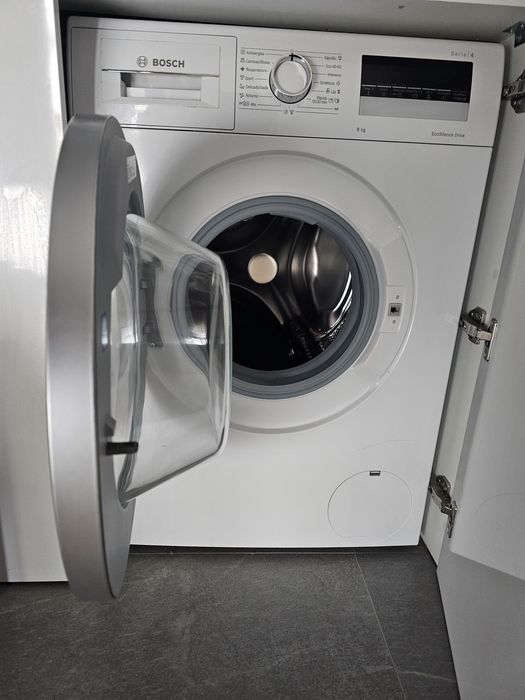 Maquina de Lavar Roupa 8kg  BOSCH Série 4