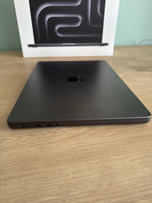 MacBook Pro, M5 2025