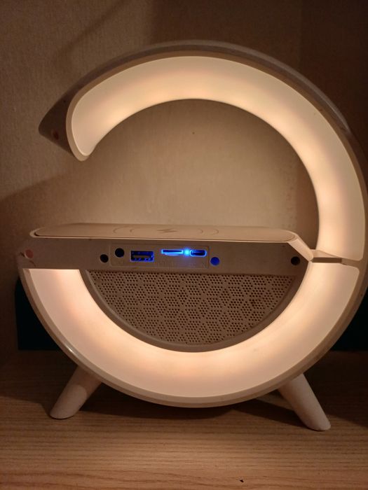 Lampka nocna z wbudowanym głośnikiem bluetooth