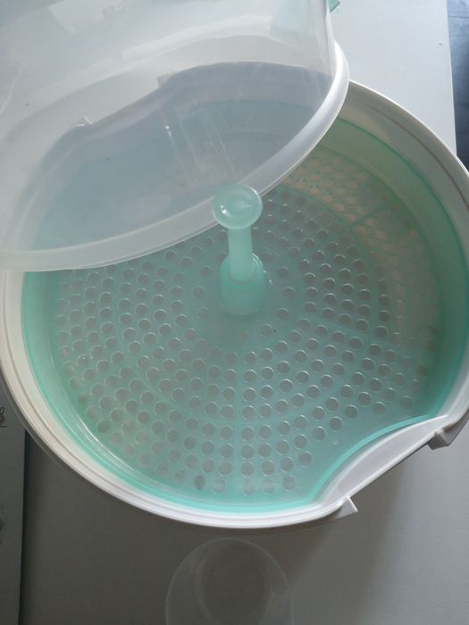 Cadeira refeição Bebé confort, Esterilizador biberões, Banhei