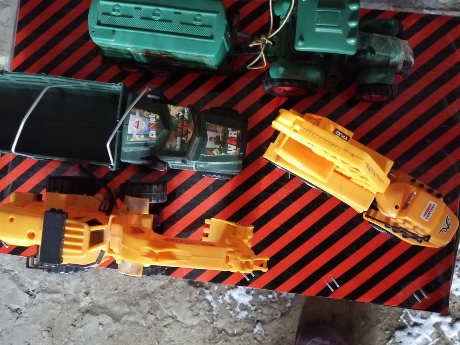 Продаю дитячі іграшки