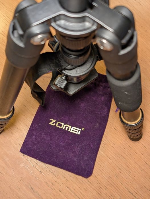 Продам штатив Zomei Q666