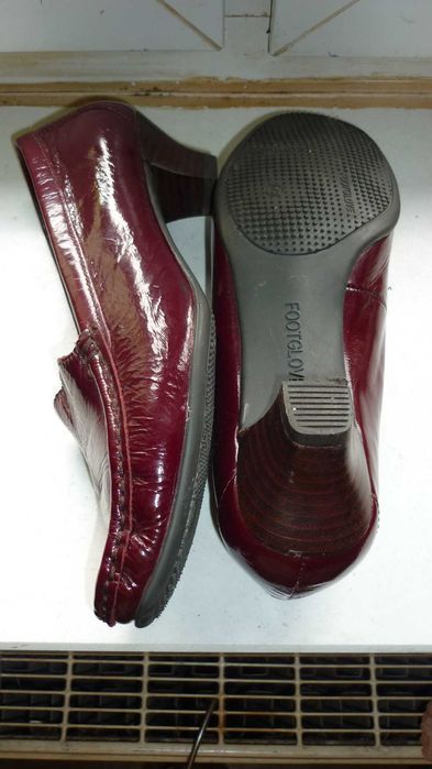 Footglove- skórzane bordowe lakierki  r; 38