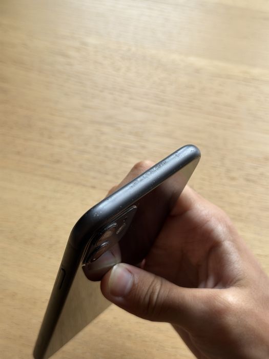 iPhone 11 Preto 128GB em Bom Estado