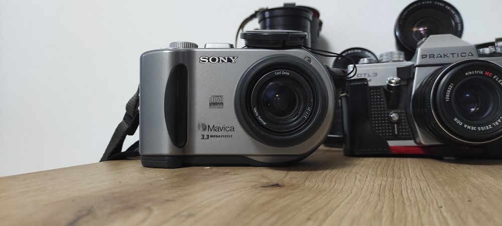 Obiektywy Carl Zeiss, Pentacon i aparaty Zenit, Praktica i Sony