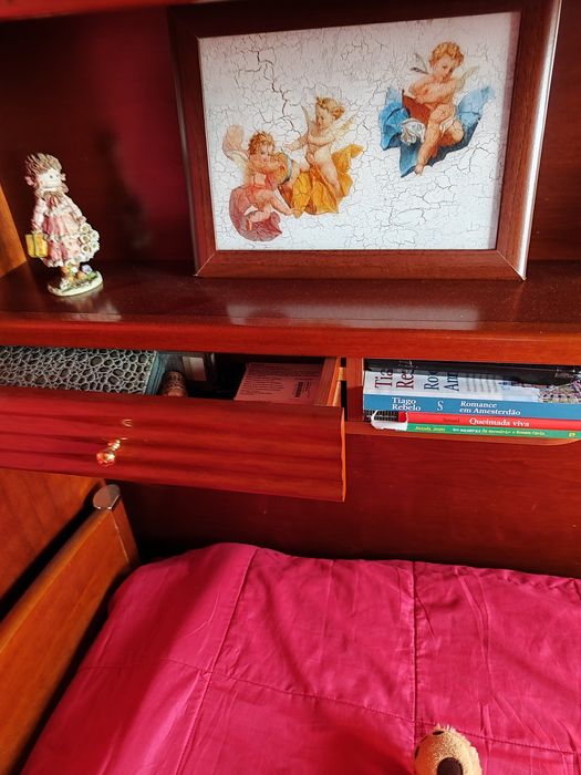 Cama de solteiro com gaveta