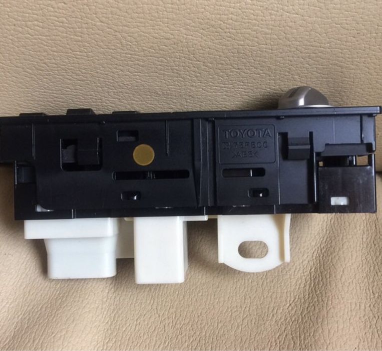 Toyota LC 200 Блок кнопок.