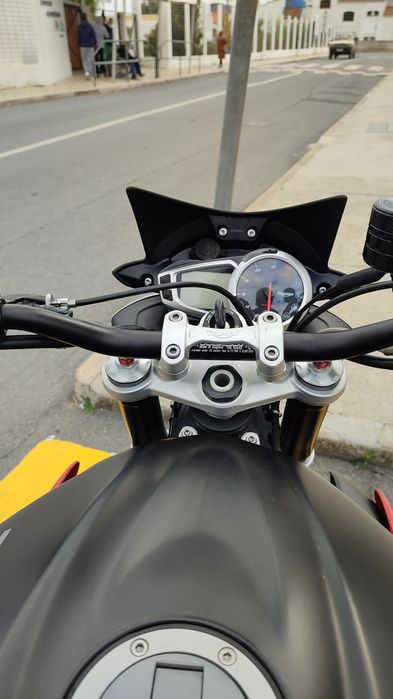 Triumph street triple R