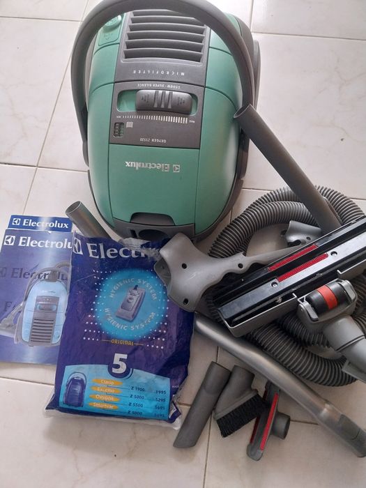 Aspirador electrolux completo  como novo