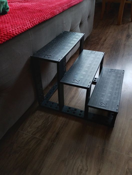 Składane schodki dla psa