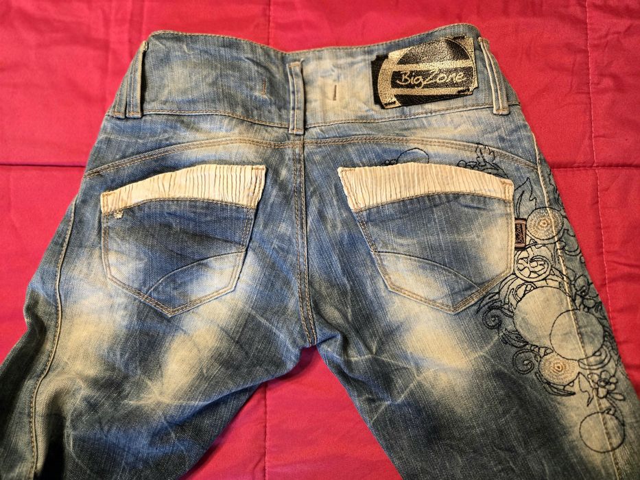 Calças personalizadas em ganga