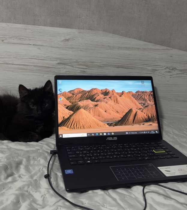 Продам ноутбук ультрабук asus e410m