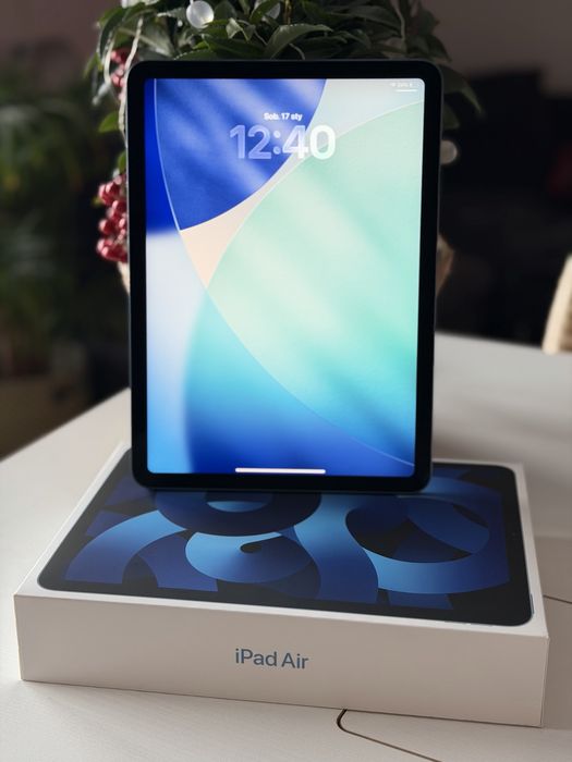 iPad Air M1 64GB 5th Gen - Blue