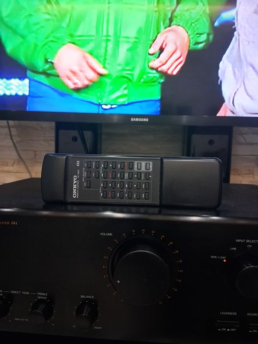 Wieża onkyo z pilotem