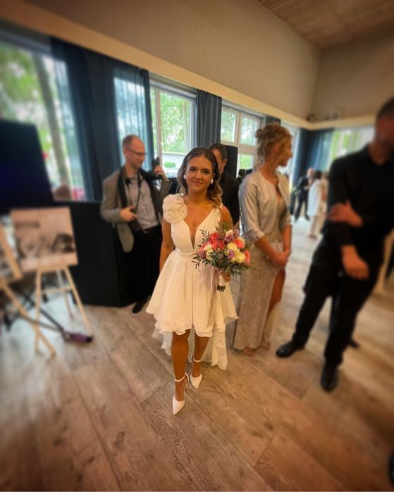 Suknia Ślubna Asymetryczna