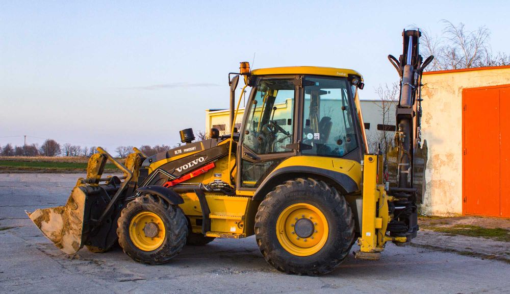 Odśnieżanie Koparko-ładowarka 4ośka